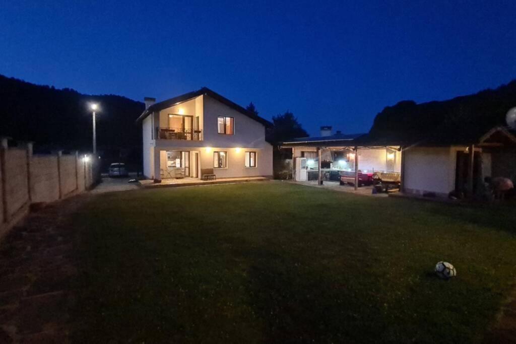 Двете къщи в планината Villa Бели Осъм Екстериор снимка