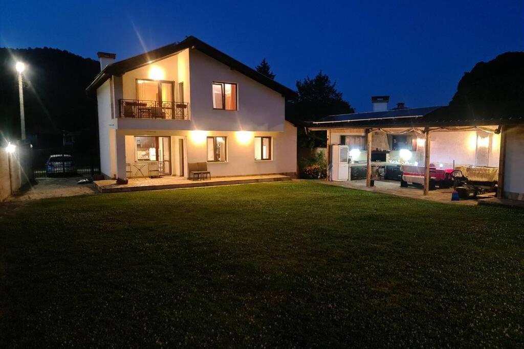 Двете къщи в планината Villa Бели Осъм Екстериор снимка